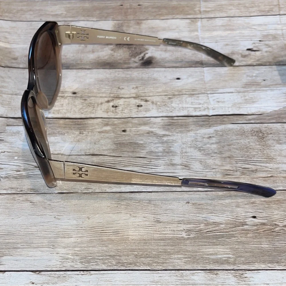 Tory Burch oversized polarized Sunglasses brown/beige gradient lenses.